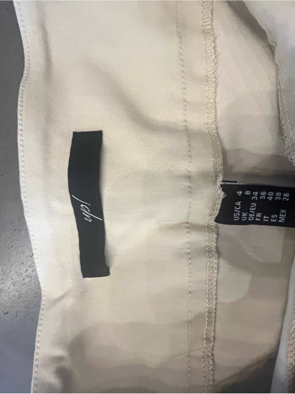 New w Tags UP! Slimming Women's Cream Bermuda Shorts Size 4. NWT - Picture 3 of 4